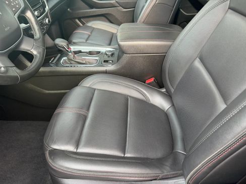 Used 2023 Chevrolet Traverse RS AWD/4WD image 13