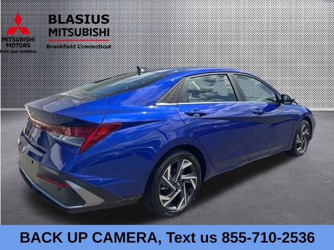 Used 2024 Hyundai Elantra SEL w/ Convenience Package FWD image 9