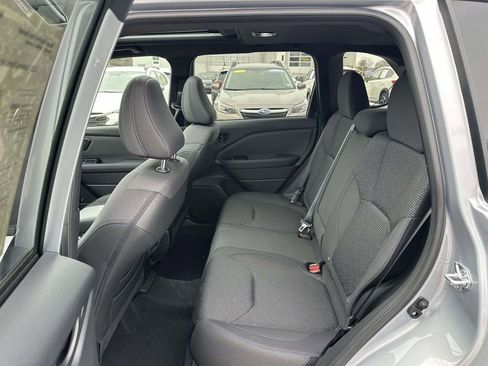 Certified 2025 Subaru Forester Premium image 12