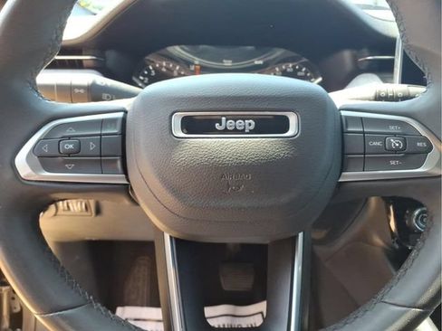 Used 2024 Jeep Compass Latitude AWD/4WD image 14