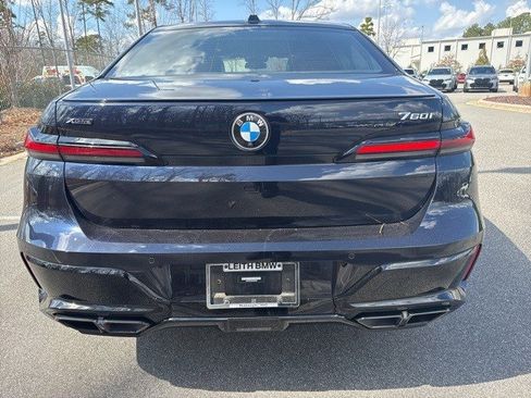 Certified 2023 BMW 760i xDrive w/ Luxury Rear Seating Package image 6