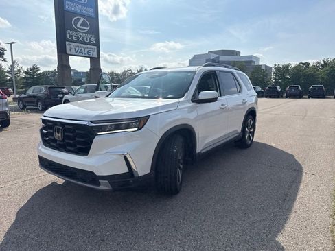 Used 2025 Honda Pilot Elite image 14