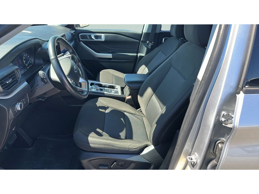 Used 2022 Ford Explorer XLT AWD/4WD image 12