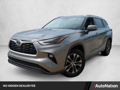 Certified 2025 Toyota Highlander XLE