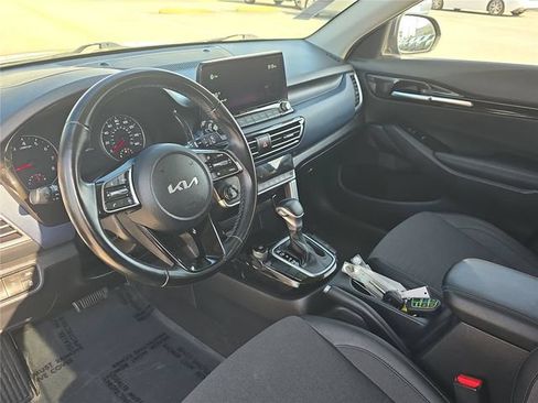 Used 2022 Kia Seltos S FWD image 13