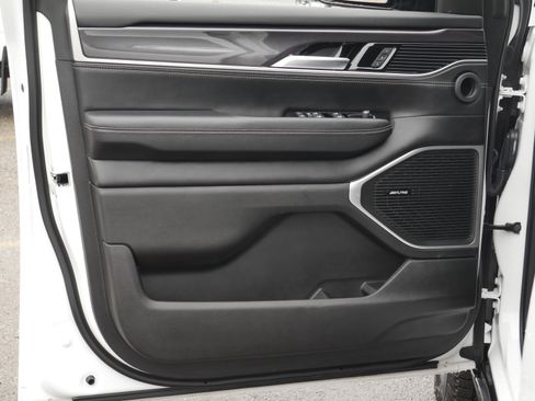 Used 2024 Jeep Wagoneer 4WD image 31