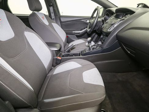 Used 2017 Ford Focus ST image 19