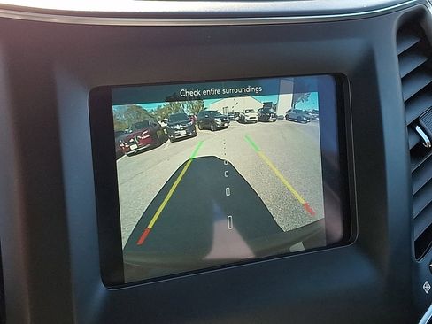 Used 2021 Jeep Cherokee Latitude Lux image 17