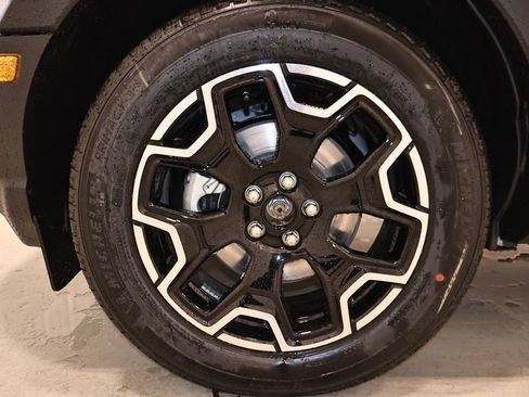 New 2026 Ford Bronco Sport Outer Banks w/ Outer Banks Tech Package+ AWD/4WD image 32