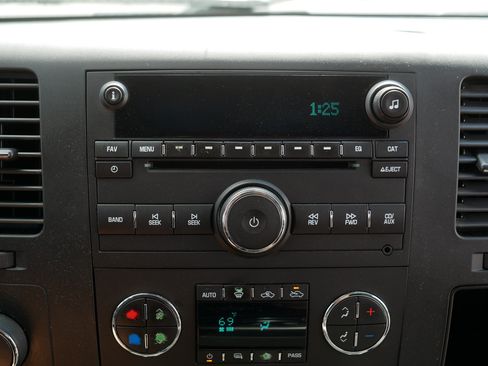 Used 2011 Chevrolet Silverado 1500 LT w/ All-Star Edition AWD/4WD image 26
