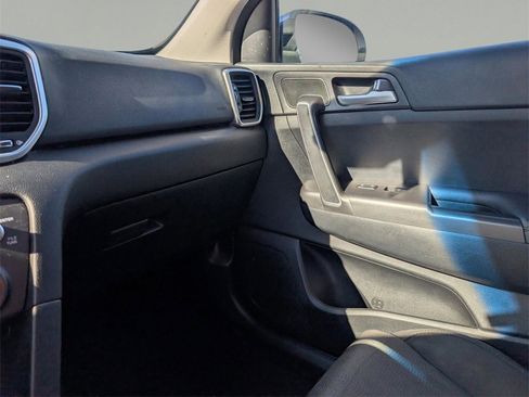 Used 2022 Kia Sportage LX image 28