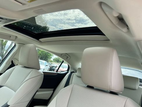 Certified 2025 Lexus ES 300h w/ Premium Package FWD image 18