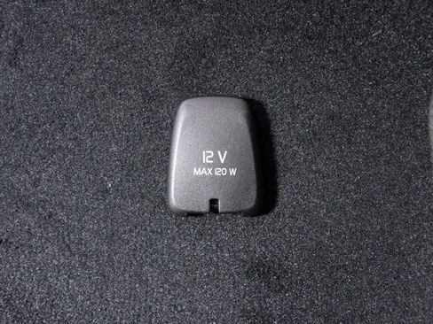 Certified 2025 Volvo XC90 B6 Plus w/ Protection Package Premier image 40