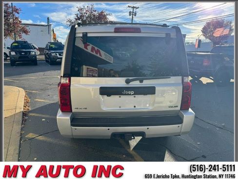 Used 2010 Jeep Commander Sport w/ Sun/Sound Group image 5