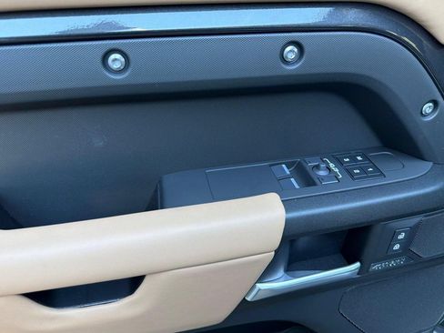 New 2026 Land Rover Defender 90 V8 AWD/4WD image 13