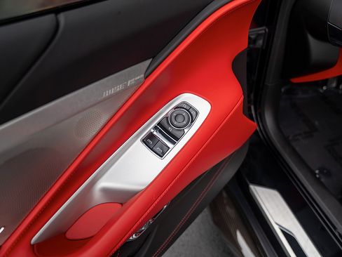 Used 2023 Chevrolet Corvette Z06 w/ Z07 Performance Package RWD image 17