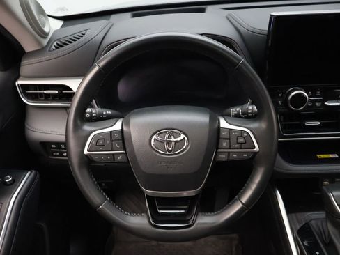 Used 2023 Toyota Highlander Platinum AWD/4WD image 23