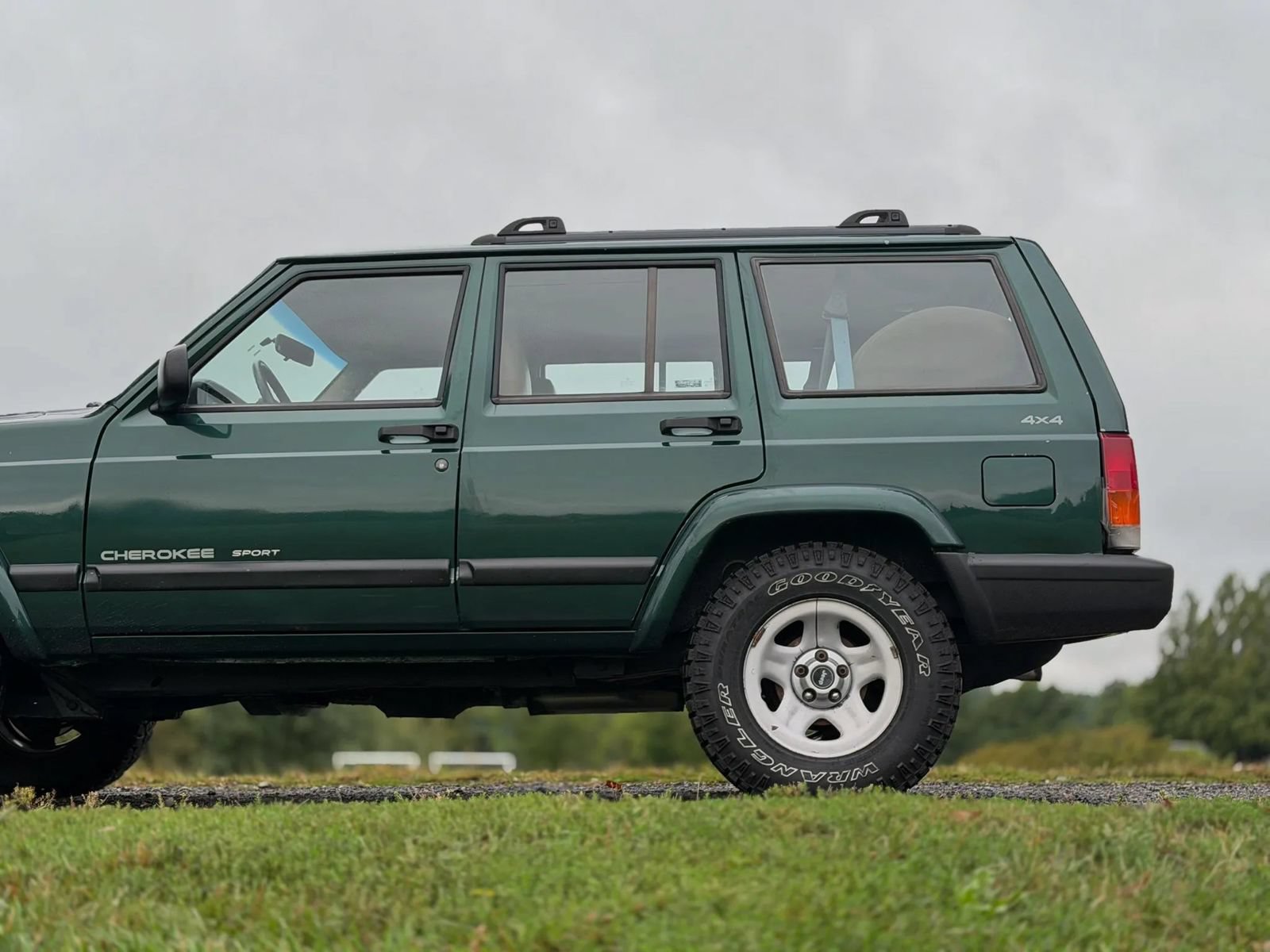 Used 1999 Jeep Cherokee 4WD 4-Door image 17