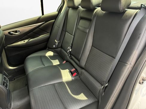 Used 2018 INFINITI Q50 Sport w/ Sensory Package (Sport) AWD/4WD image 12