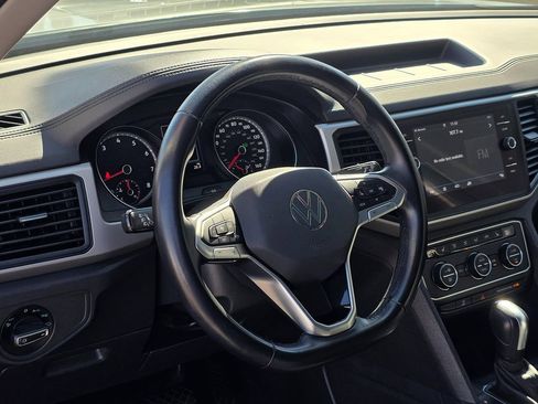 Used 2021 Volkswagen Atlas SE image 22