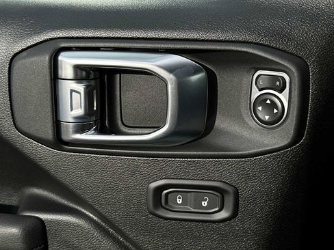 New 2026 Jeep Wrangler Unlimited Rubicon w/ Technology Group image 15