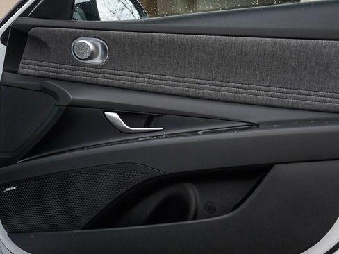 New 2026 Hyundai Elantra Limited image 8