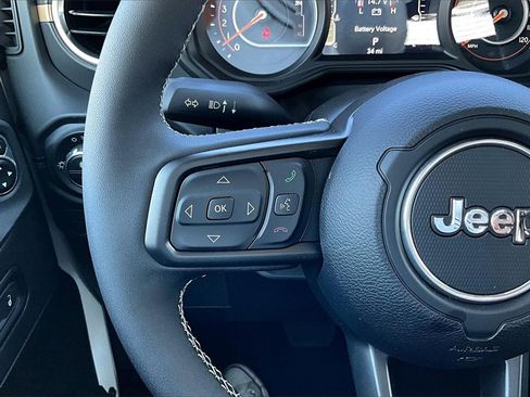 New 2025 Jeep Gladiator Sport w/ Premium Package image 23