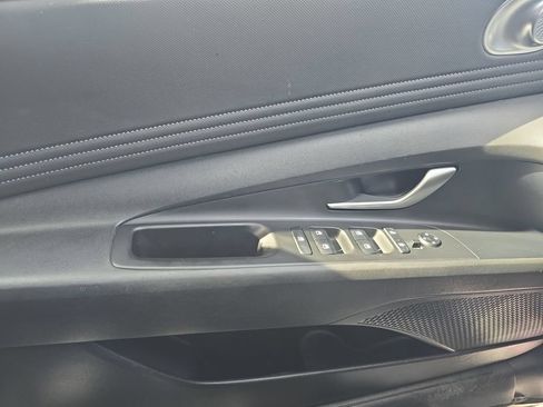 Used 2023 Hyundai Elantra SEL w/ Convenience Package FWD image 23