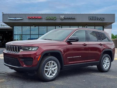 New 2026 Jeep Grand Cherokee Laredo AWD/4WD image 1