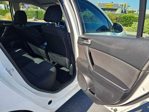 Used 2013 MAZDA MAZDA3 i Sport FWD image 21