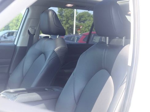 Used 2024 Toyota Grand Highlander AWD image 25