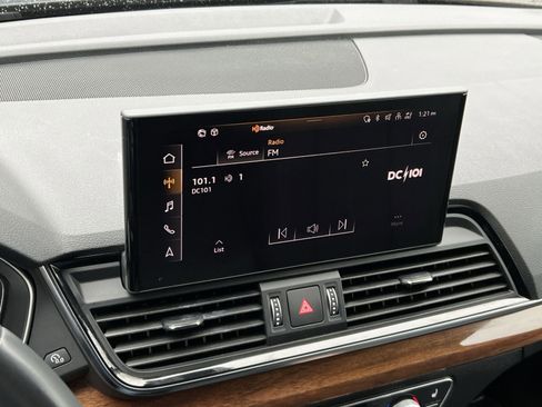 Used 2022 Audi Q5 2.0T Premium image 16