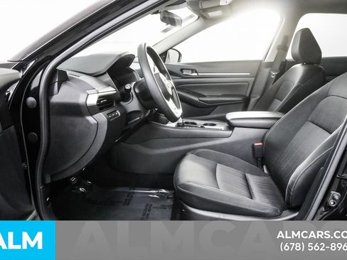 Used 2025 Nissan Altima 2.5 SV image 16