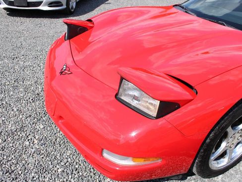 Used 2001 Chevrolet Corvette Convertible w/ Preferred Equipment Group2 RWD image 28