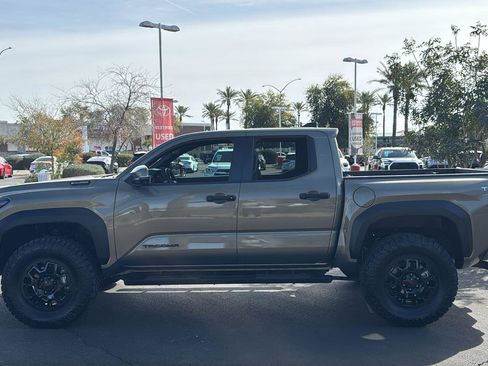 Used 2024 Toyota Tacoma TRD Off-Road w/ TRD Off Road Premium Package image 4