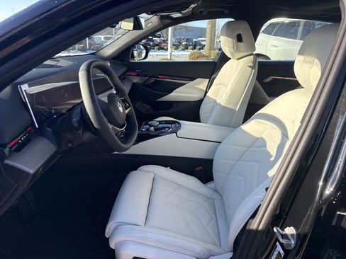 New 2026 BMW 530i xDrive AWD/4WD image 10