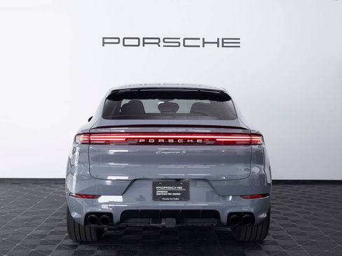 Certified 2026 Porsche Cayenne S AWD/4WD image 6