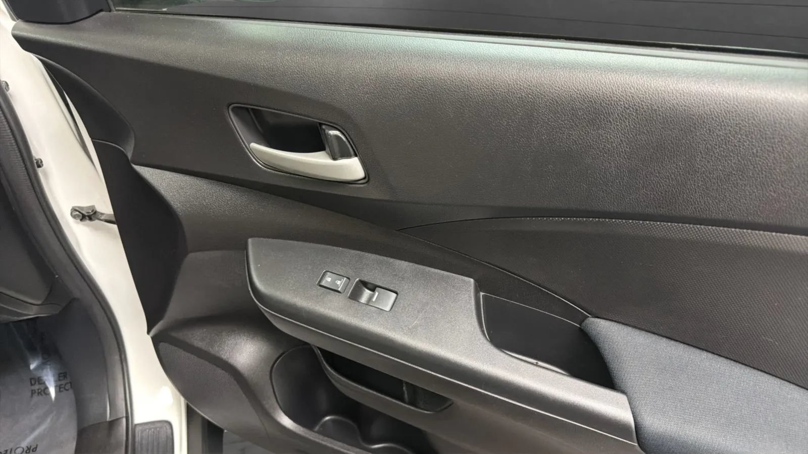 Used 2015 Honda CR-V LX image 17