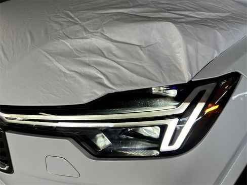 New 2026 Volvo XC90 B6 Plus w/ Protection Package Premier image 7