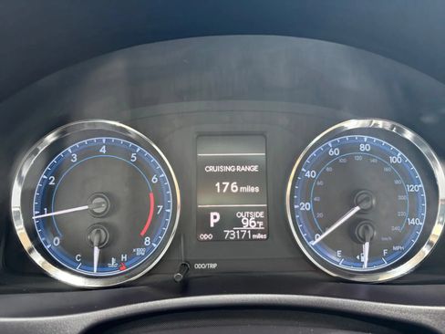 Used 2019 Toyota Corolla LE FWD image 29