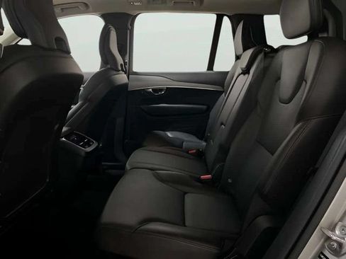 Used 2025 Volvo XC90 B5 Core AWD/4WD image 48