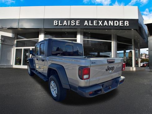 Used 2020 Jeep Gladiator Sport w/ Quick Order Package 24S AWD/4WD image 5