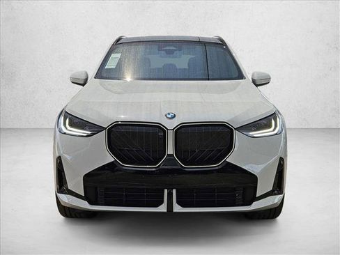 Used 2025 BMW X3 xDrive30i w/ Premium Package AWD/4WD image 2