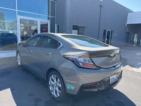 Used 2017 Chevrolet Volt Premier w/ Driver Confidence II Package image 7
