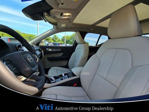 Used 2025 Volvo XC40 B5 Plus w/ Climate Package image 13