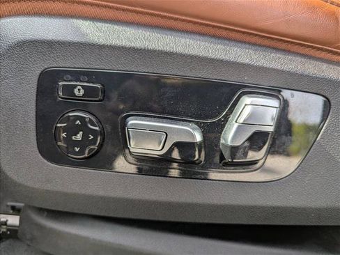 Used 2023 BMW X7 xDrive40i AWD/4WD image 11
