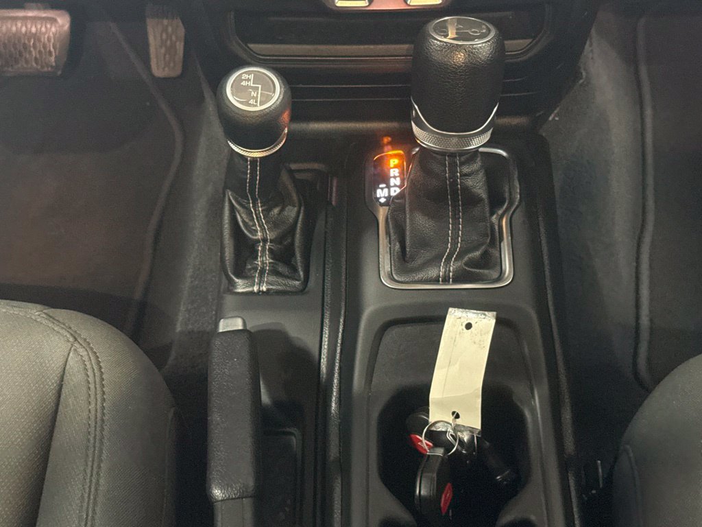 Used 2020 Jeep Wrangler Unlimited Sahara AWD/4WD image 17