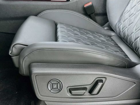 New 2026 Audi SQ5 Prestige AWD/4WD image 17