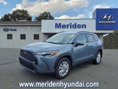 Used 2023 Toyota Corolla Cross LE image 1