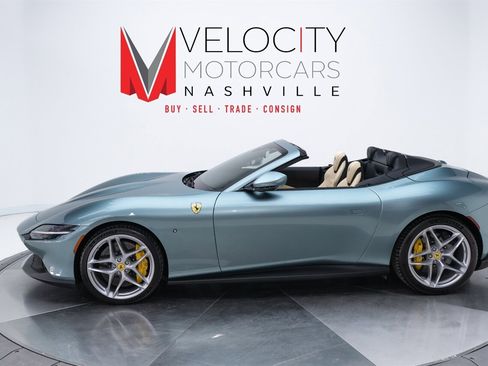 Used 2025 Ferrari Roma Spider image 17